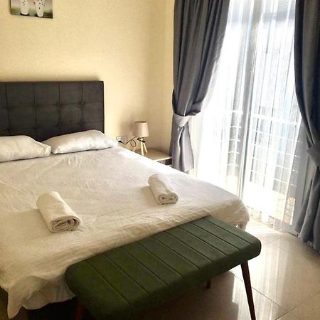 Luxury Two-Bedroom Apartment In Amazing Place Lukomorye C4 Karavas  Esterno foto