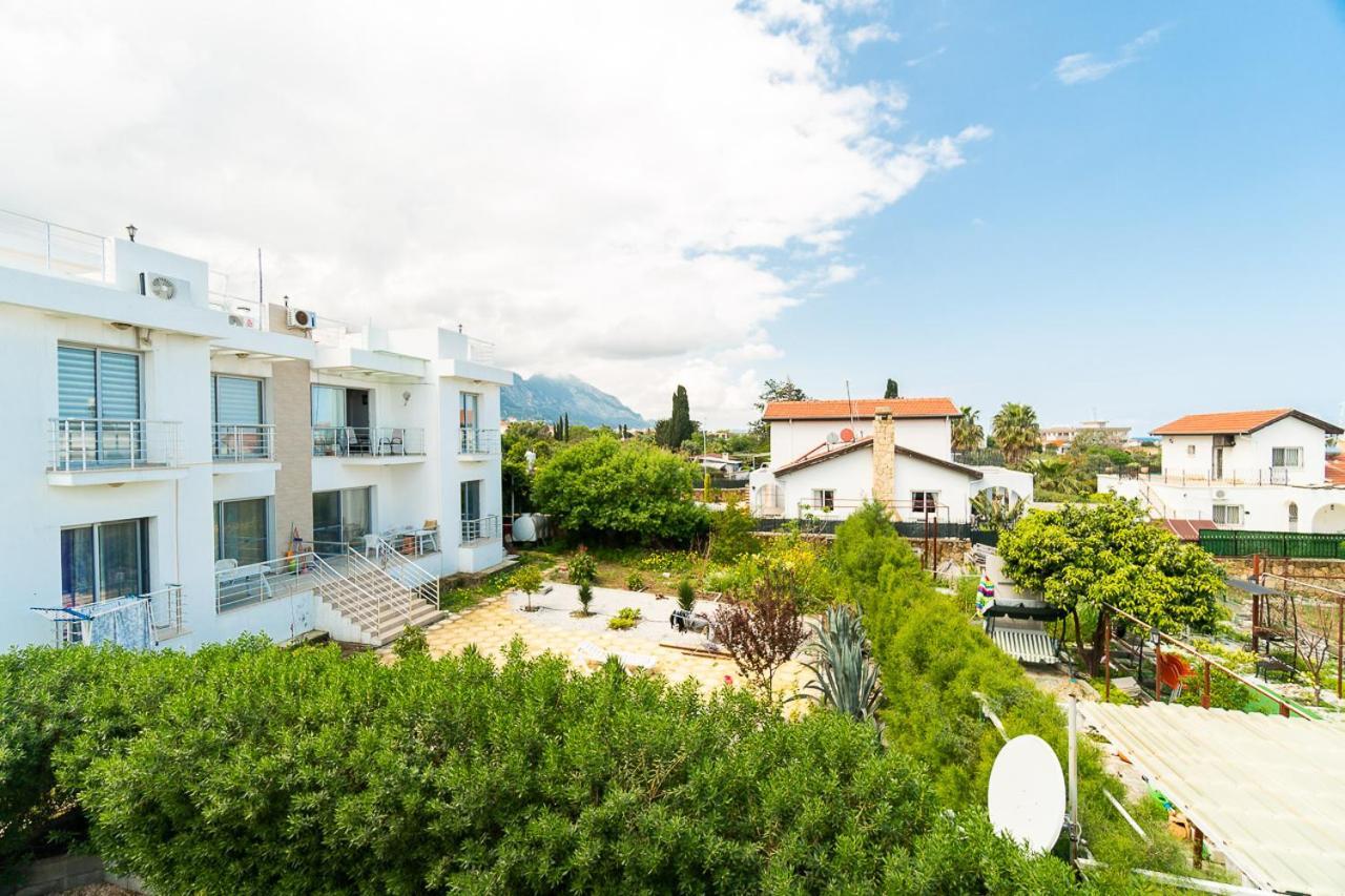 Luxury Two-Bedroom Apartment In Amazing Place Lukomorye C4 Karavas  Esterno foto